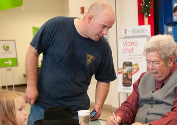 Richard Harrison of 'Pawn Stars' visits Marine Corps Base Hawaii