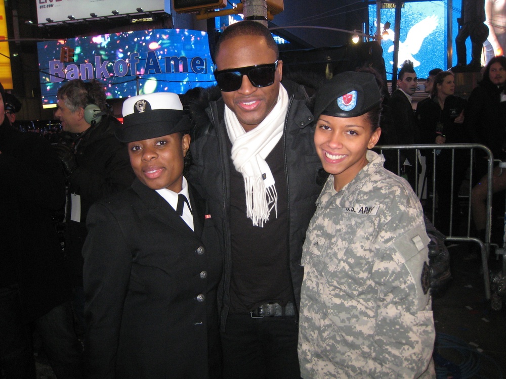 Service members celebrate New Year's with celebrities