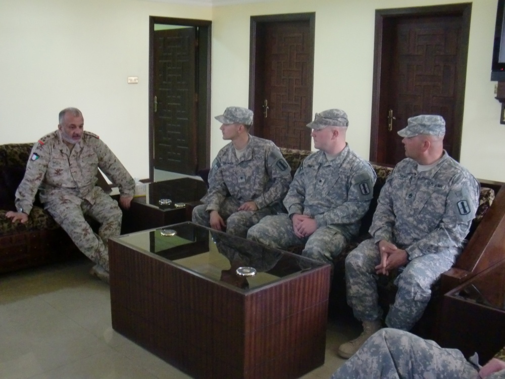 201st Soldiers Receive Awards From Kuwaiti Army