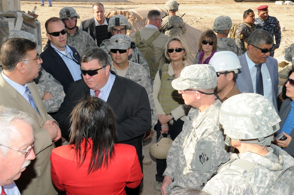 Brig. Gen. Dragon Visits Maysan Surgical Hospital
