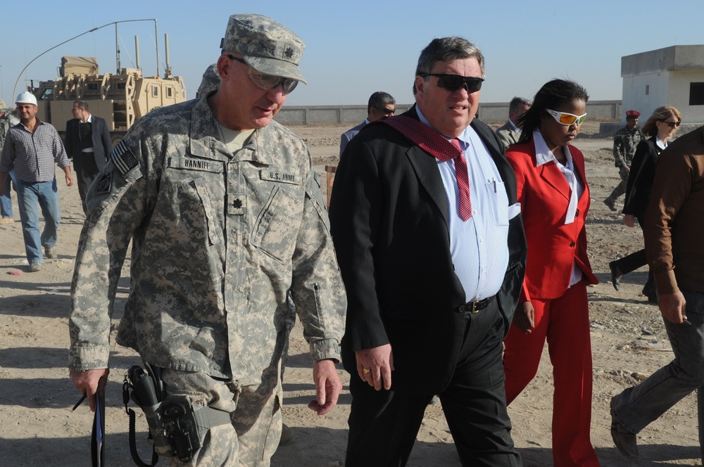 Brig. Gen. Dragon Visits Maysan Surgical Hospital