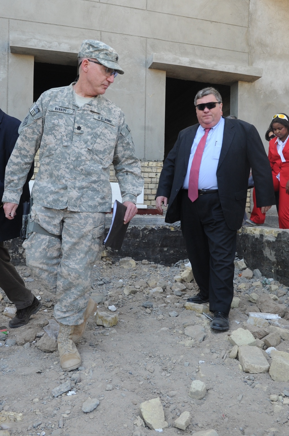 Brig. Gen. Dragon Visits Maysan Surgical Hospital