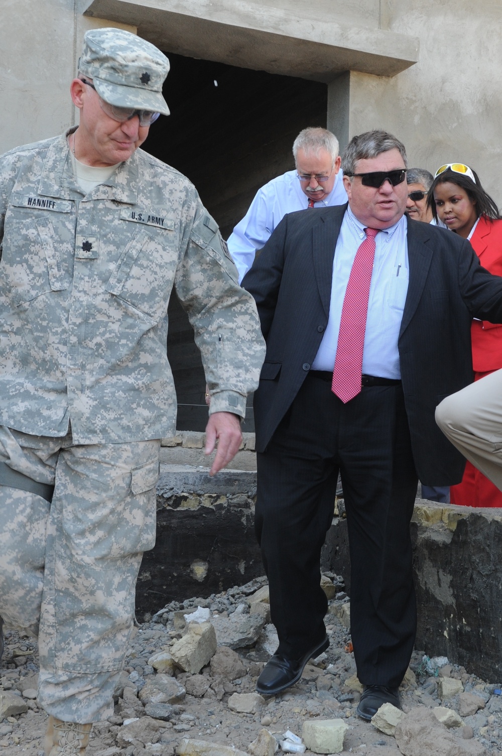 Brig. Gen. Dragon Visits Maysan Surgical Hospital