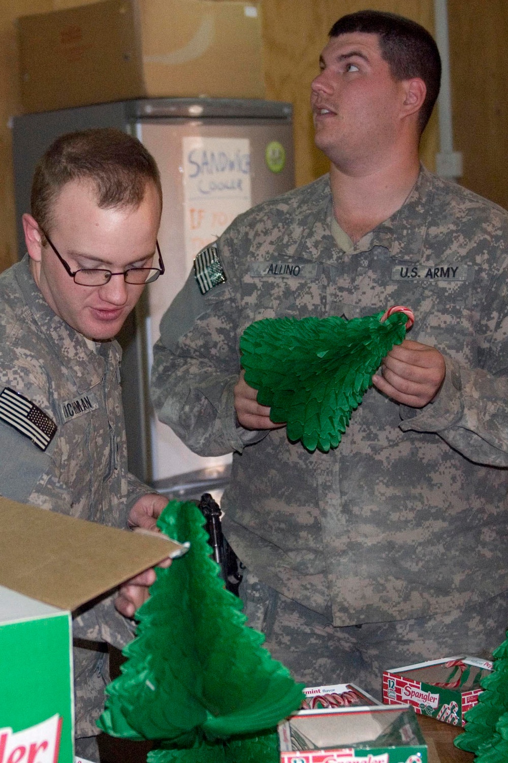 'Dagger brigade' leaders visit Soldiers during holiday season