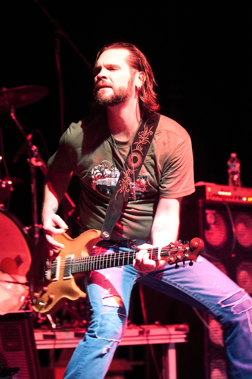 Country singer Bo Bice rocks Guatanamo Bay into the New Year