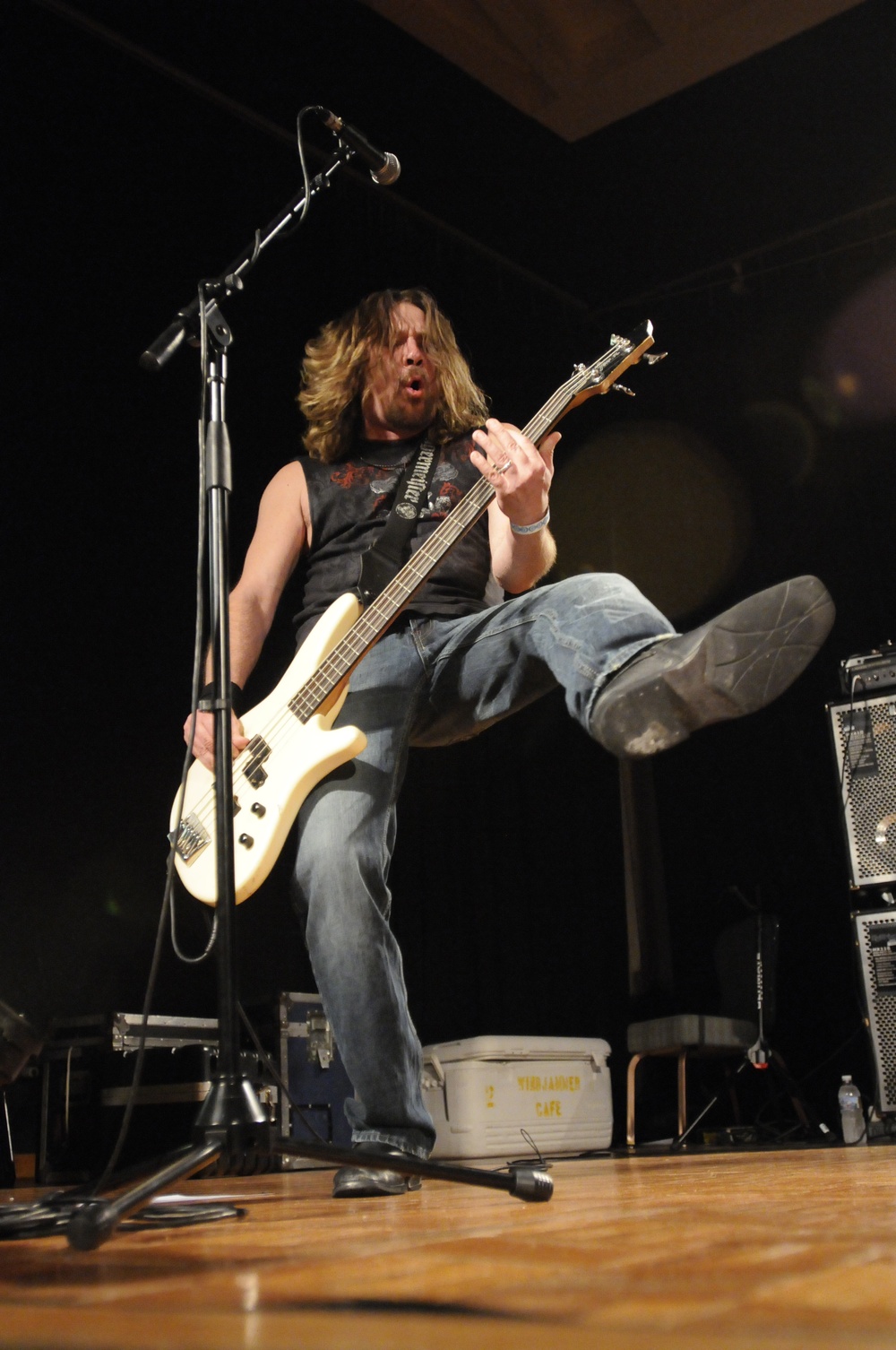 Philadelphia based Alternative rock band Fosterchild base guitar player Michael Vlaanderen wails on his bass guitar during a performance at a New Years Eve concert in Guantanamo Bay