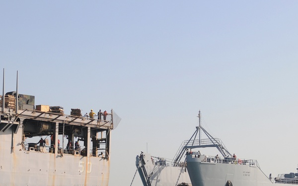 Navy, Army, Marines Conduct Joint Logistical Link Up