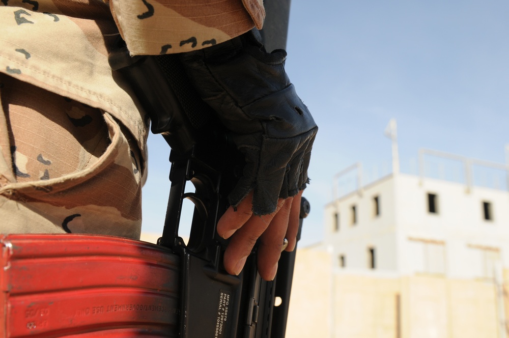 Iraqi Army commandos train to fight with assistance of USD-C Soldiers
