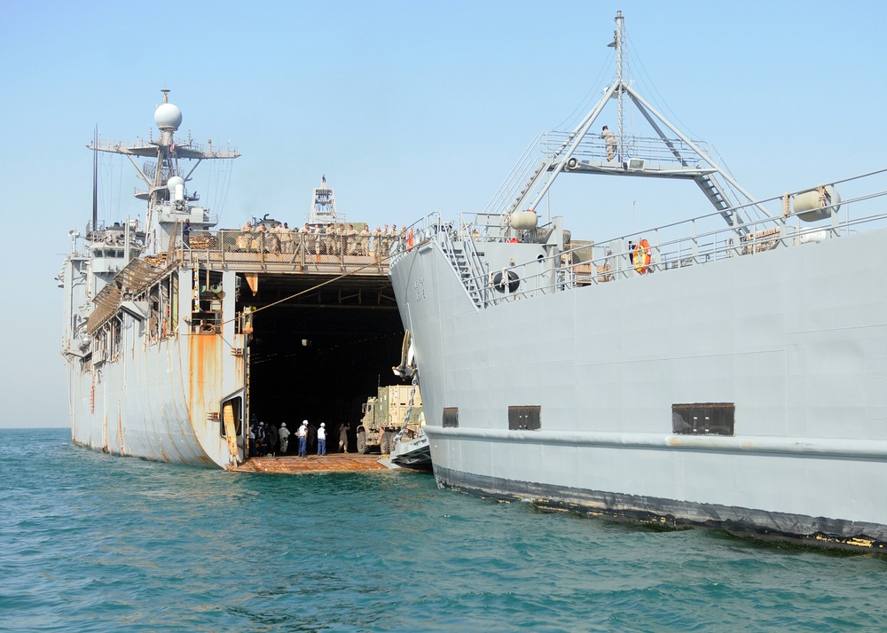 USS Carter Hall Stern Gate Transfer