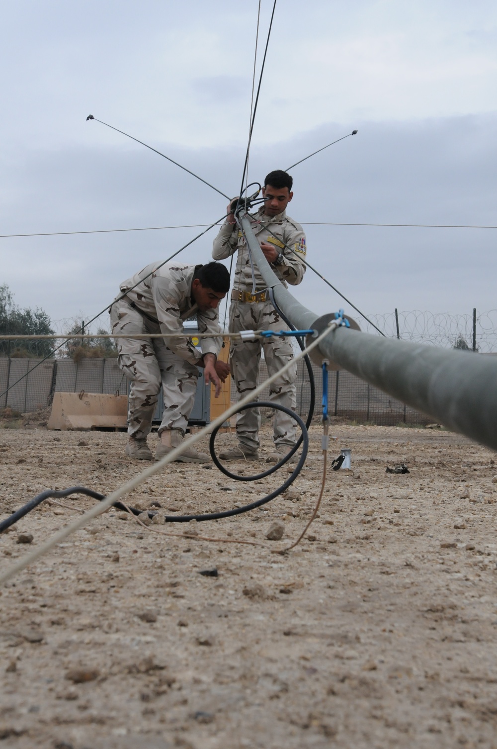 Iraqi Army partners with U.S., train on radar system operation