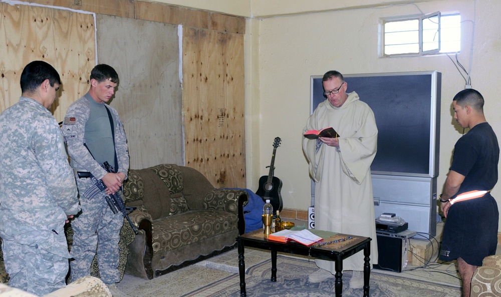 Chaplain makes special visit to Soldiers in Iraq