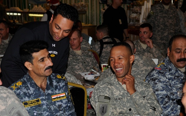 'Lightning' battalion hosts Christmas dinner with 1st Federal Police division commander