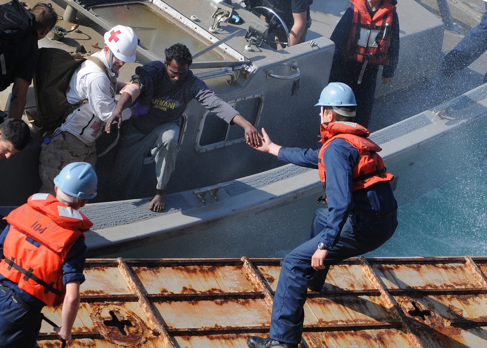 US Naval Forces Aid Distressed Mariners