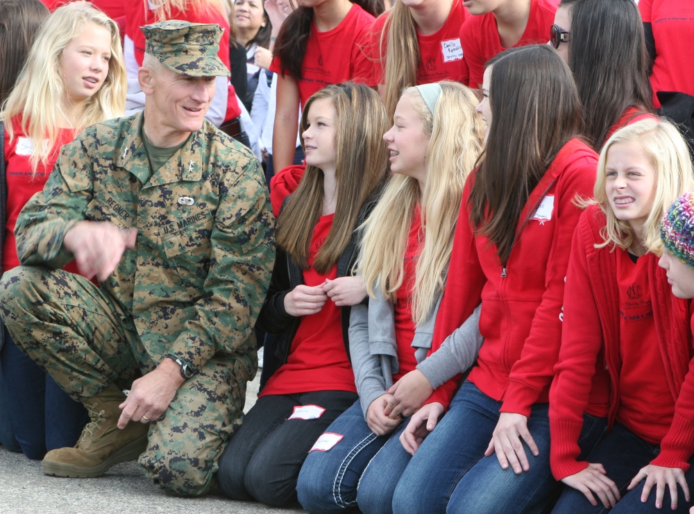 Operation Valentine lets deployed Marines, sailors know they are appreciated