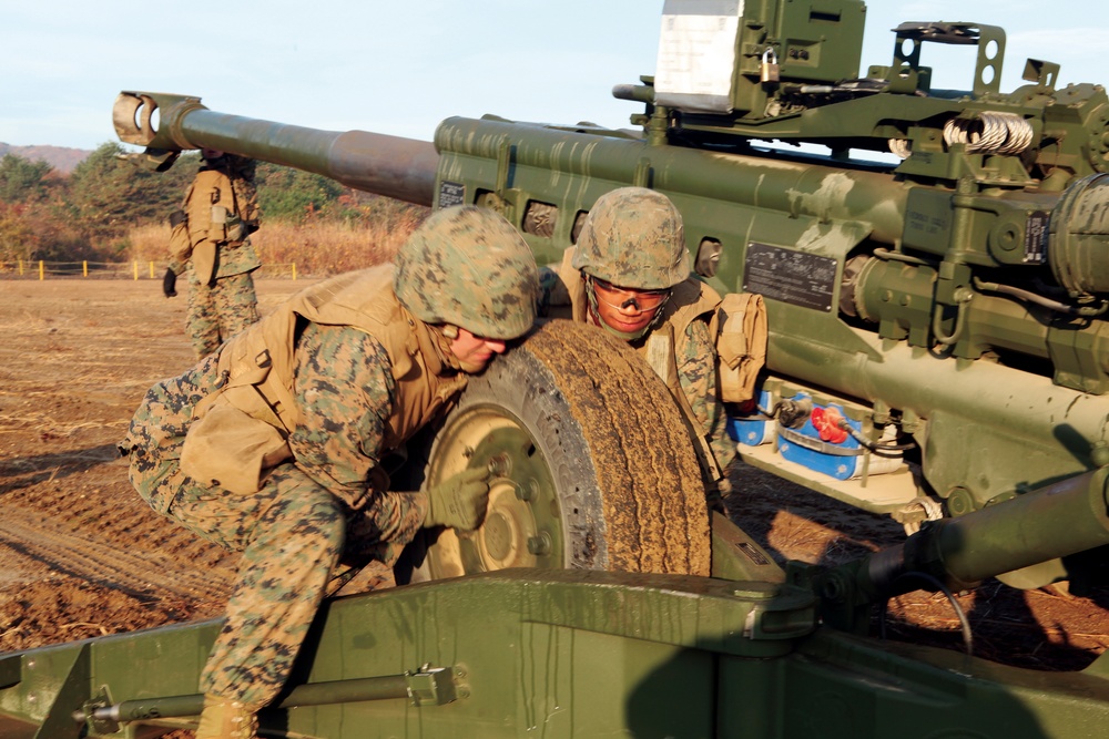 Artillery battery sets scene for training