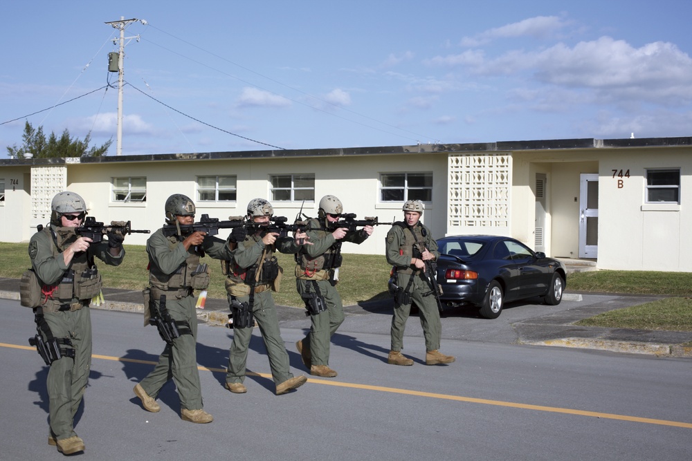 SRT practices building clearing, hones skills