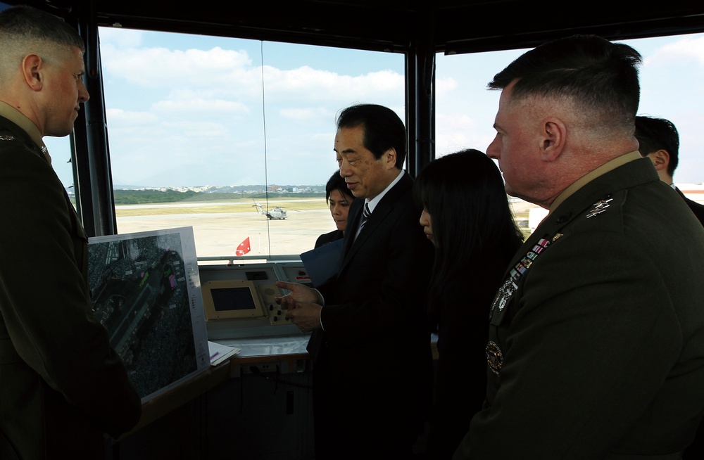 Prime Minister visits flight line