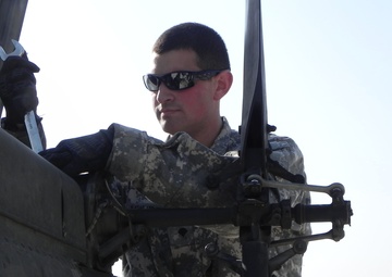 Kiowa crew chief ensures pilots’ safety