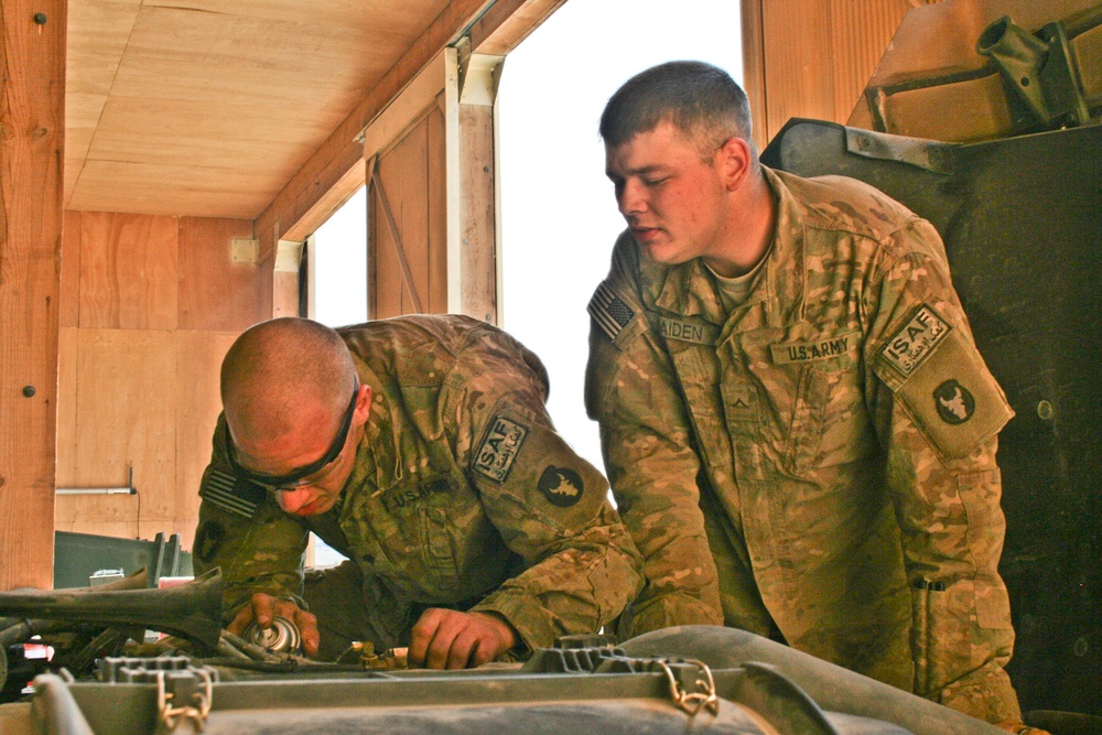 Eliminator mechanics learn new vehicle systems