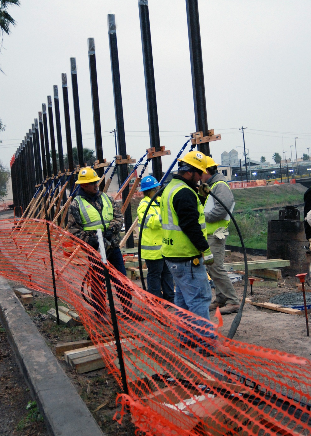 USACE Galveston District Oversees Construction of DHS Border Fence Project in Brownsville