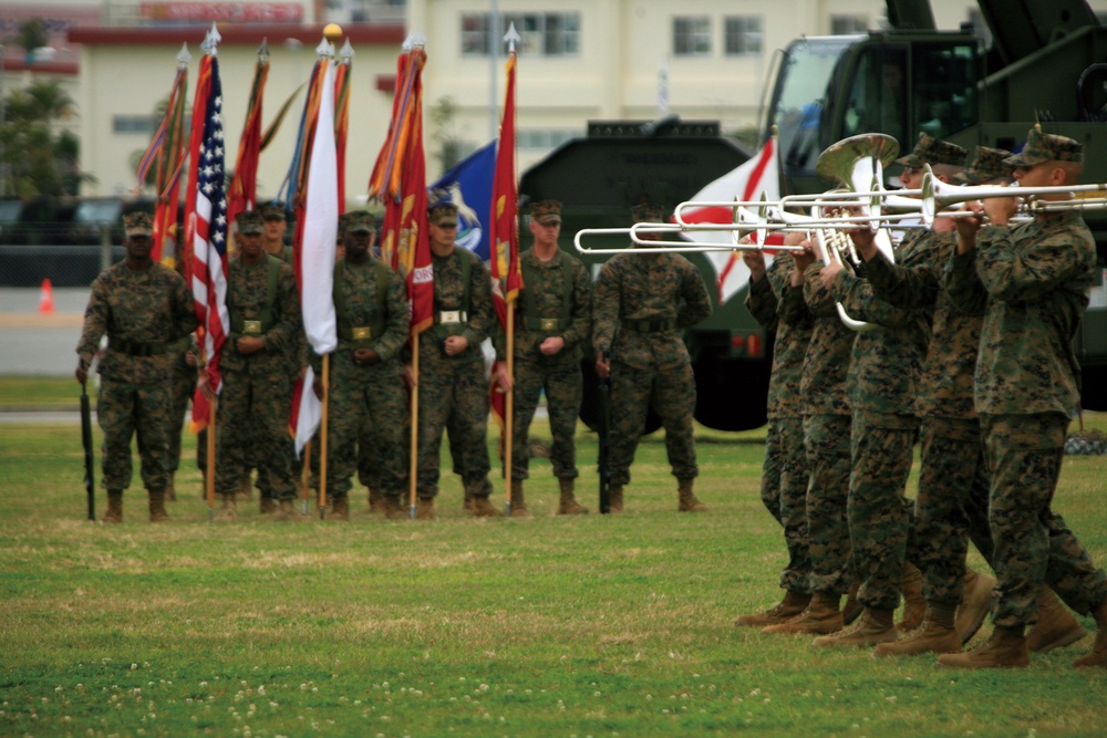 III MEF hails new commanding general Glueck assumes command of III MEF, MCBJ