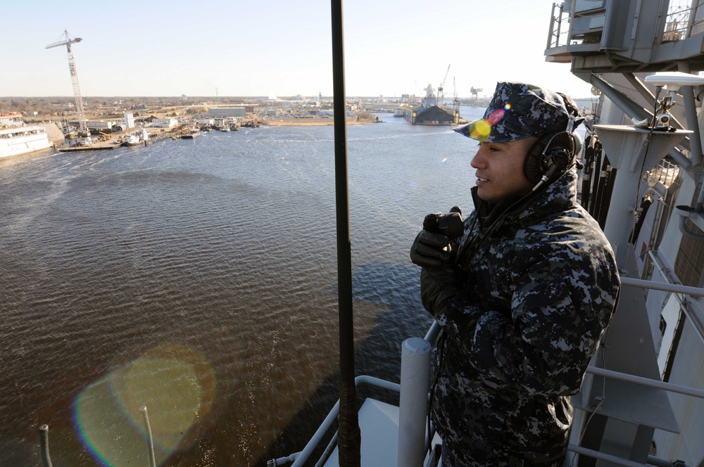 USS Wasp Pulls into BAE Systems Shipyard