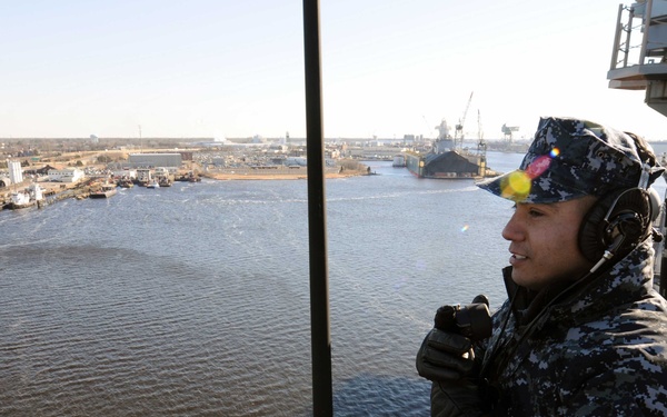 USS Wasp Pulls into BAE Systems Shipyard