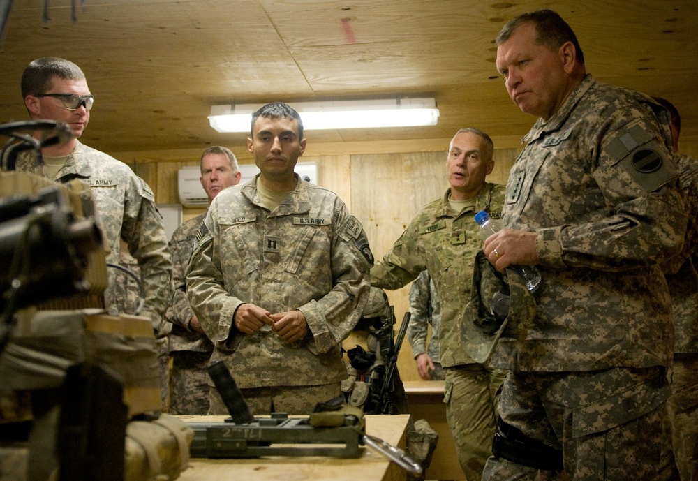 Gen. Thurman visits troops in Kandahar