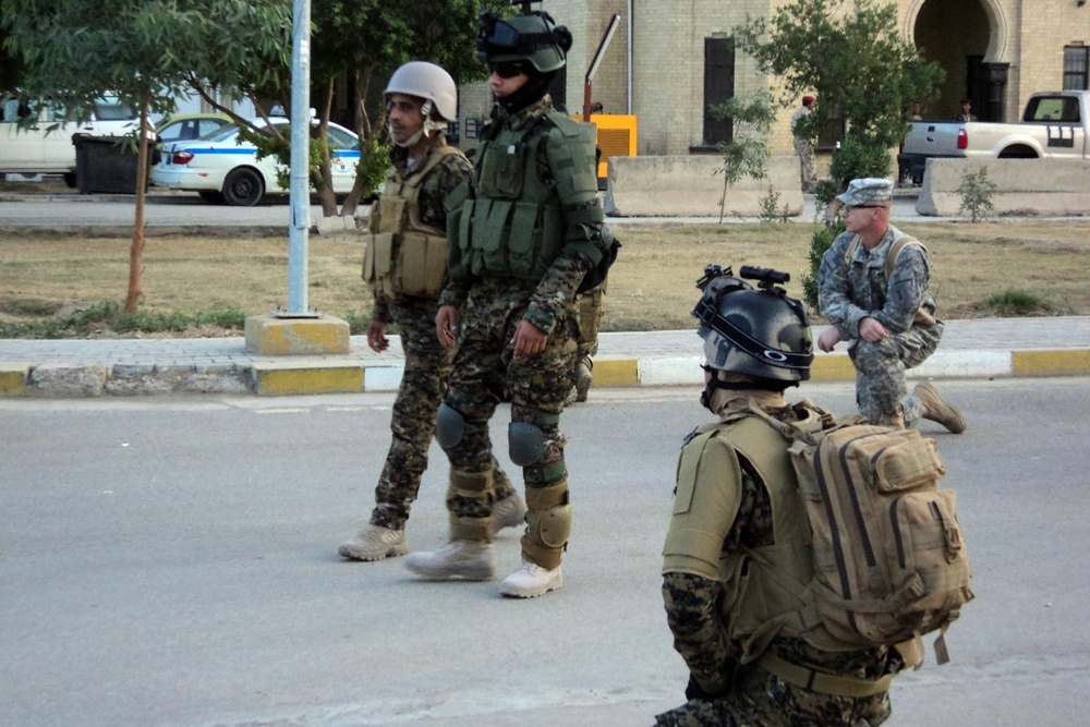 ‘Lightning’ battalion Soldiers train Iraqi Army personal security detachment