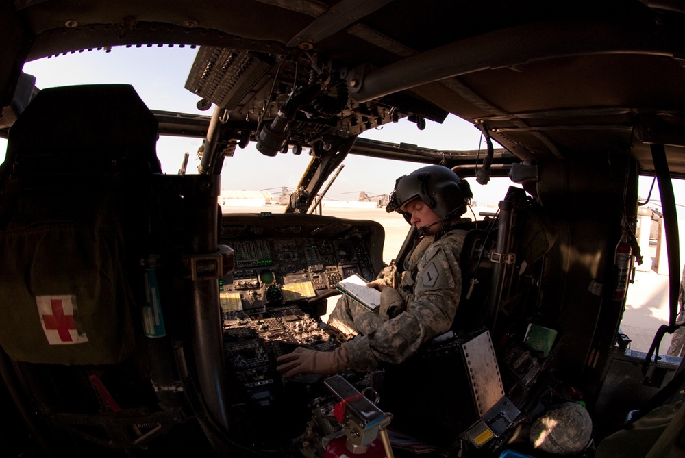 Black Hawk crews keep VIPs safe, mobile around Baghdad