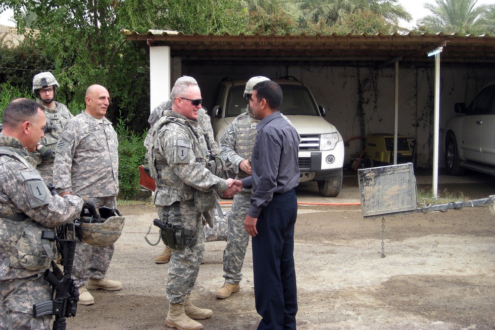USD-S deputy commanding general reunites with Iraqi community leader during visit