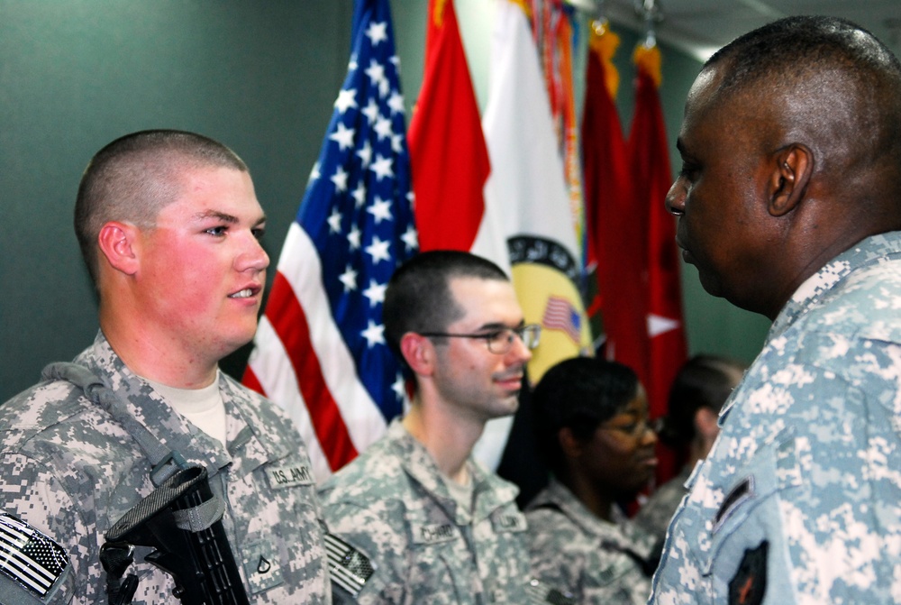 USF-I commanding general visits ‘Dagger’ Brigade at Camp Liberty, Iraq