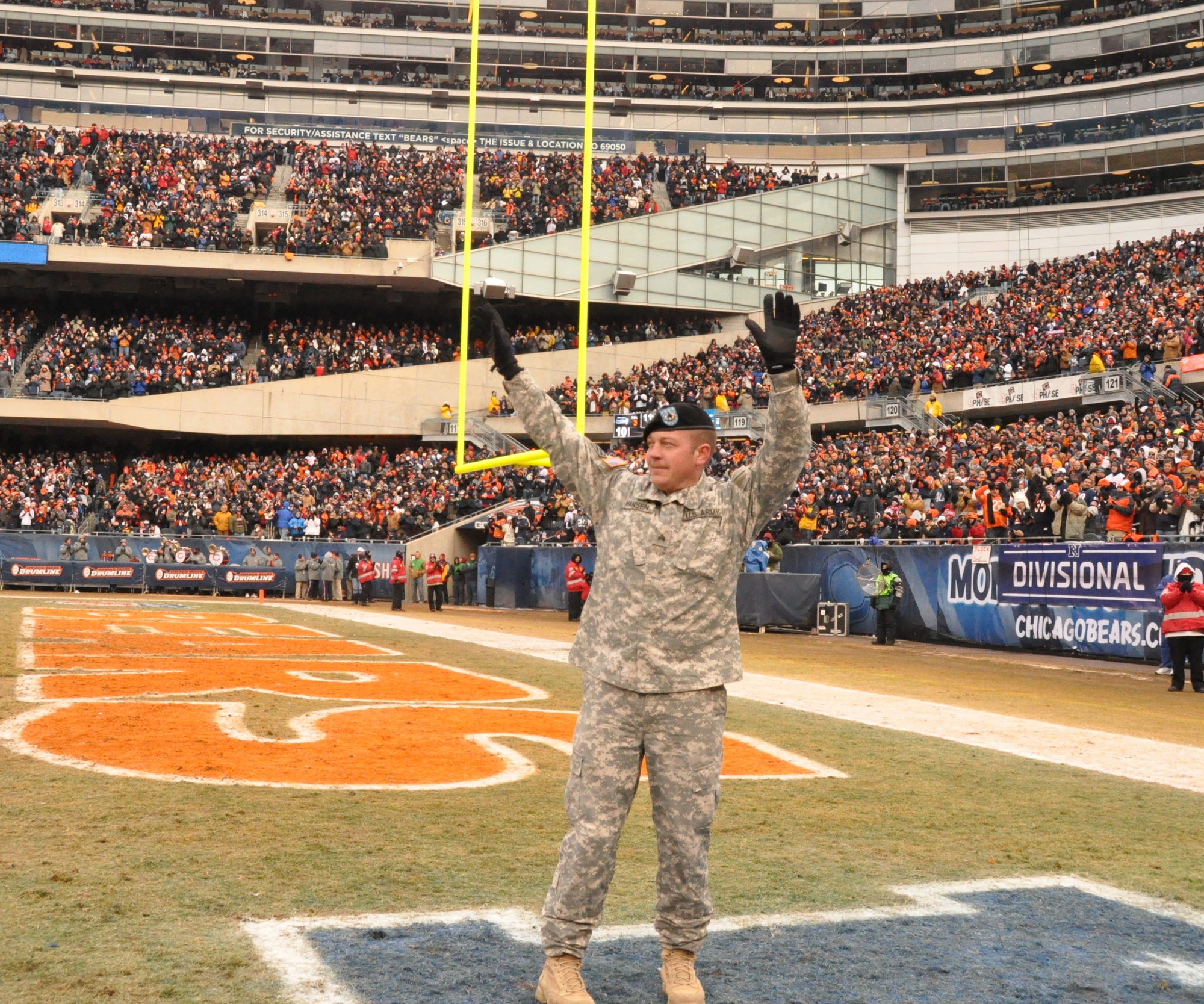 DVIDS - Images - Chicago Bears Game and Military Salute [Image 4 of 5]