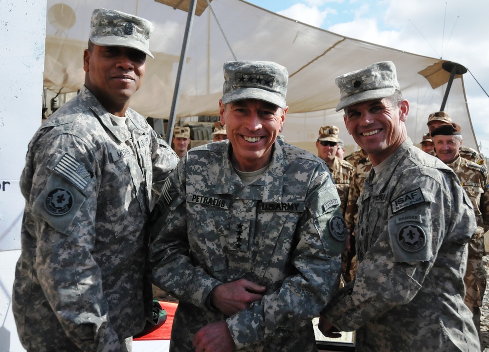 Petraeus Visits Dragoons in Zabul