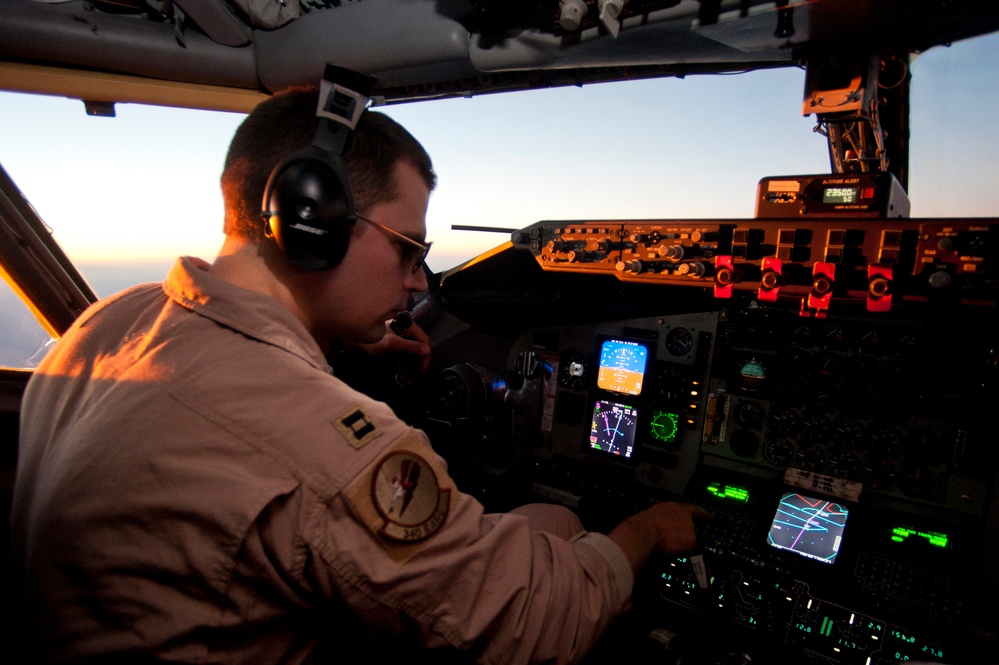 KC-135 Air Refueling Mission