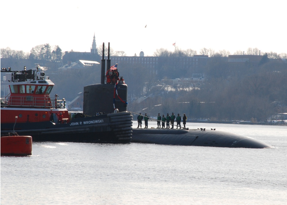 USS Toledo Arrives in NSB New London