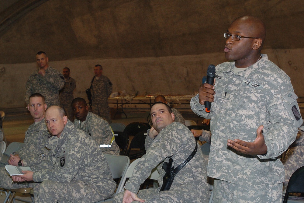 359th Theater Tactical Signal Brigade Soldier asks chief of Army Reserve question