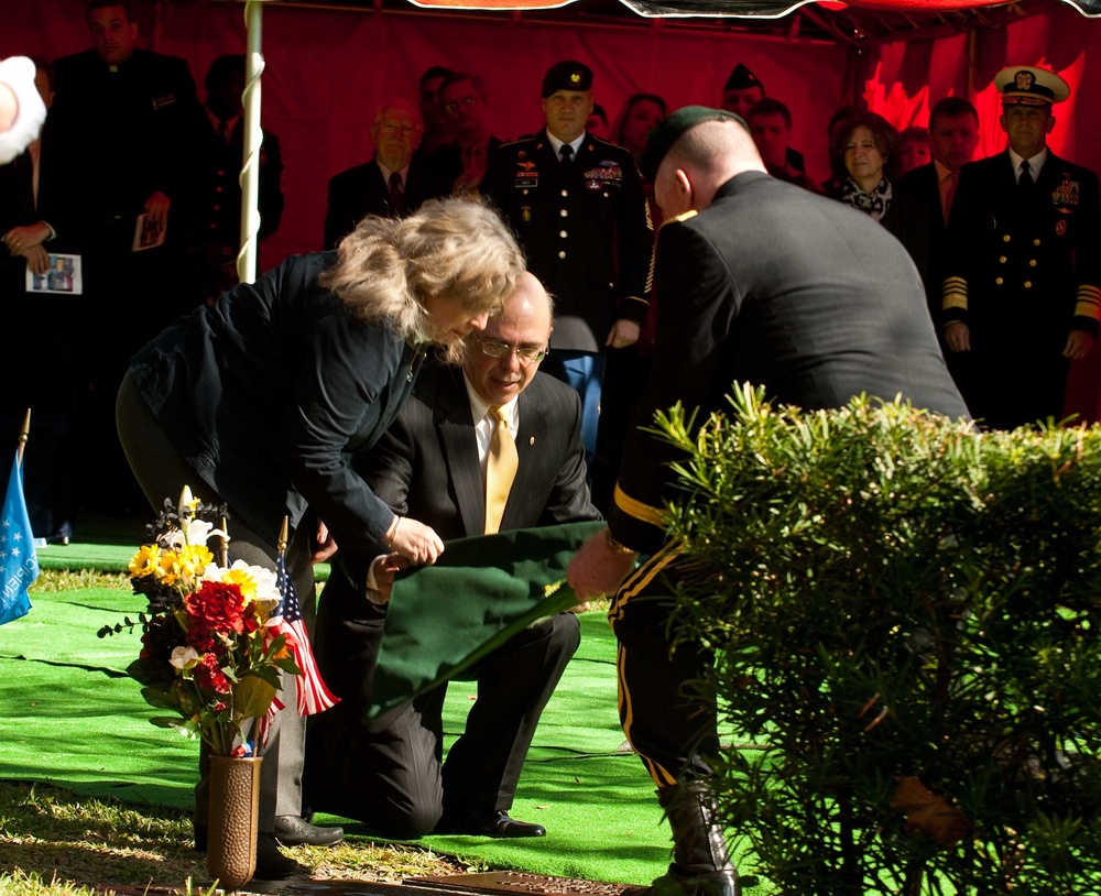 Unveiling the Medal of Honor Headstone