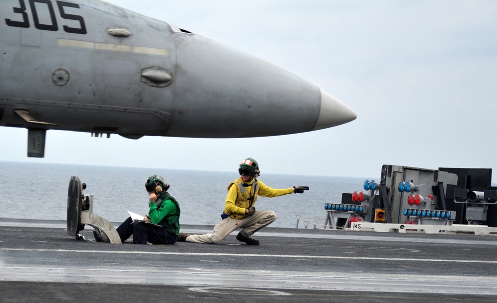 USS Abraham Lincoln action