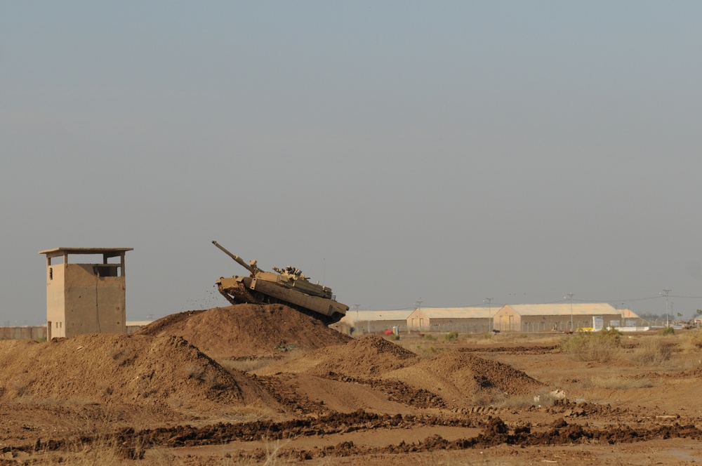 Iraqi Army drives into future with M1A1 Abrams tanks