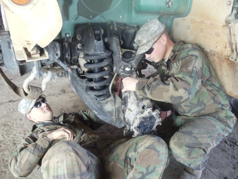 USD-C ‘Dragon’ Battalion mechanics maintain vehicle readiness around the clock