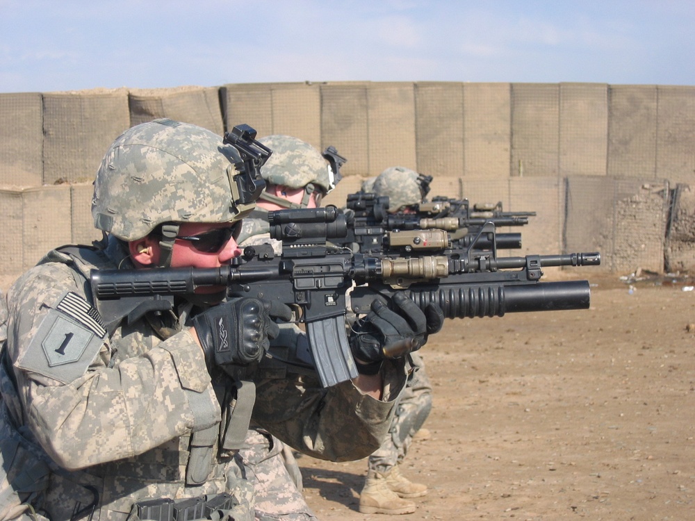 Shooting straight: USD-C ‘Dragon’ Battalion Soldiers hone close-range firing skills
