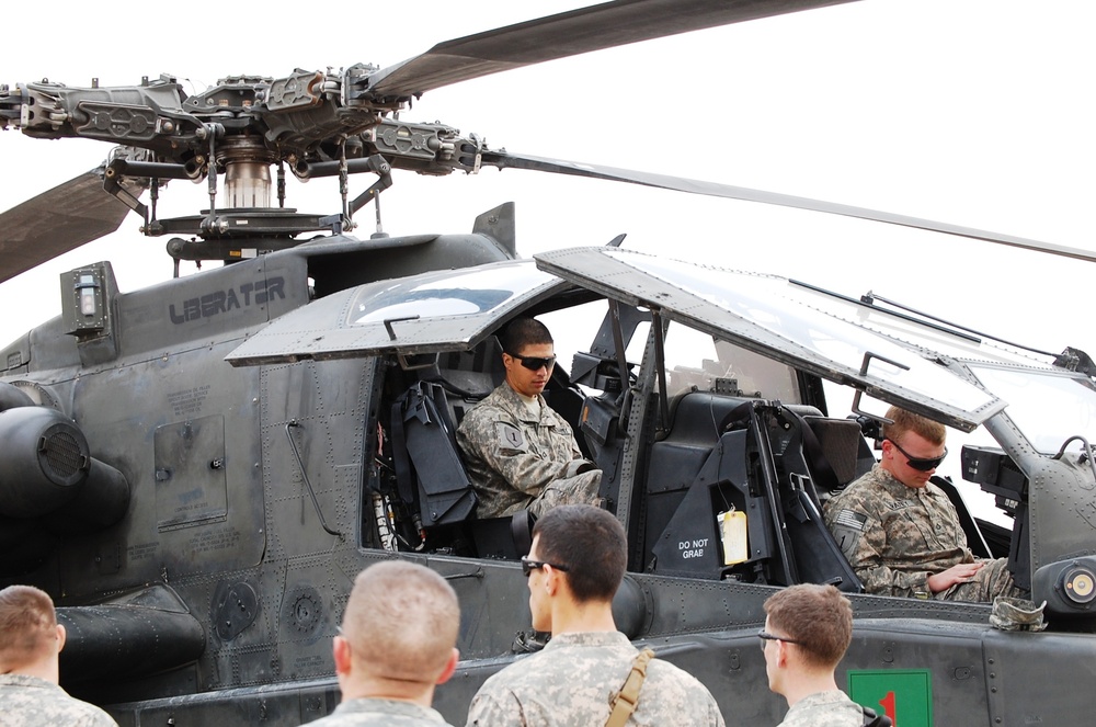 USD-C soldiers receive AH-64 Apache helicopter training