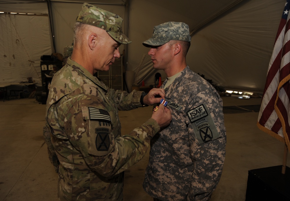 Summit Soldier Receives Silver Star