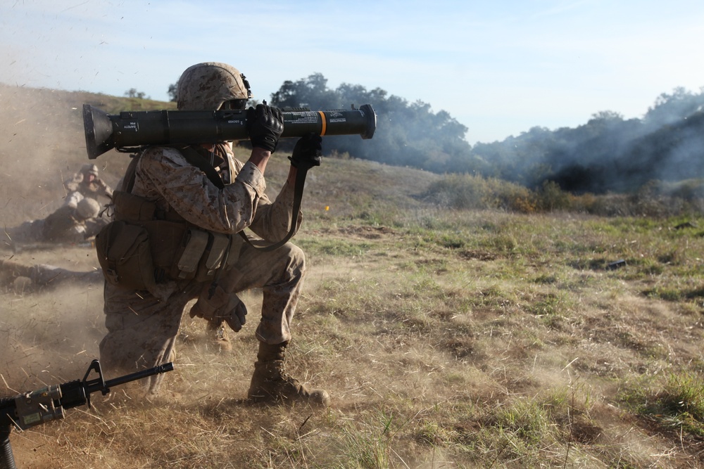 1/23 Marines train together to build combat skills