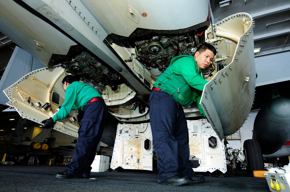 USS George H.W. Bush Action