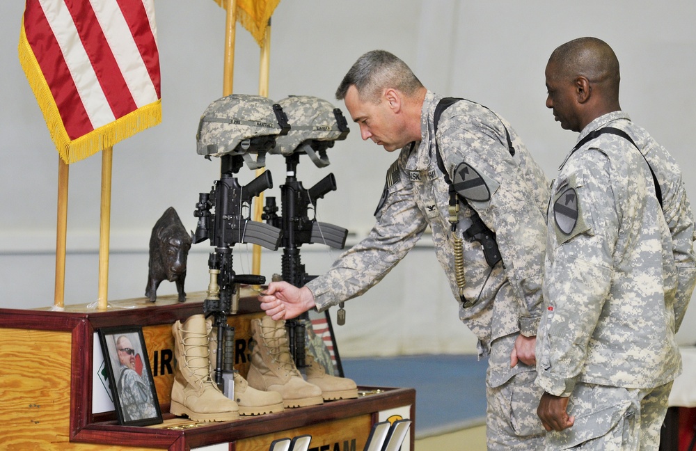 Col. Winski and Command Sgt. Maj. Overstreet say farewell