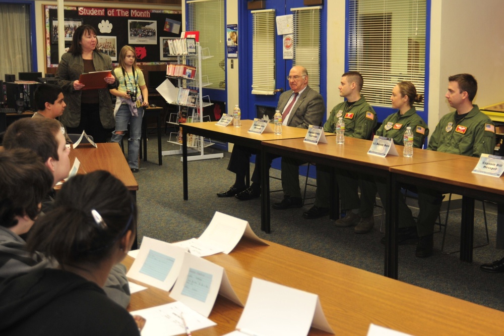 McChord Airmen participate in pilot panel at local middle school