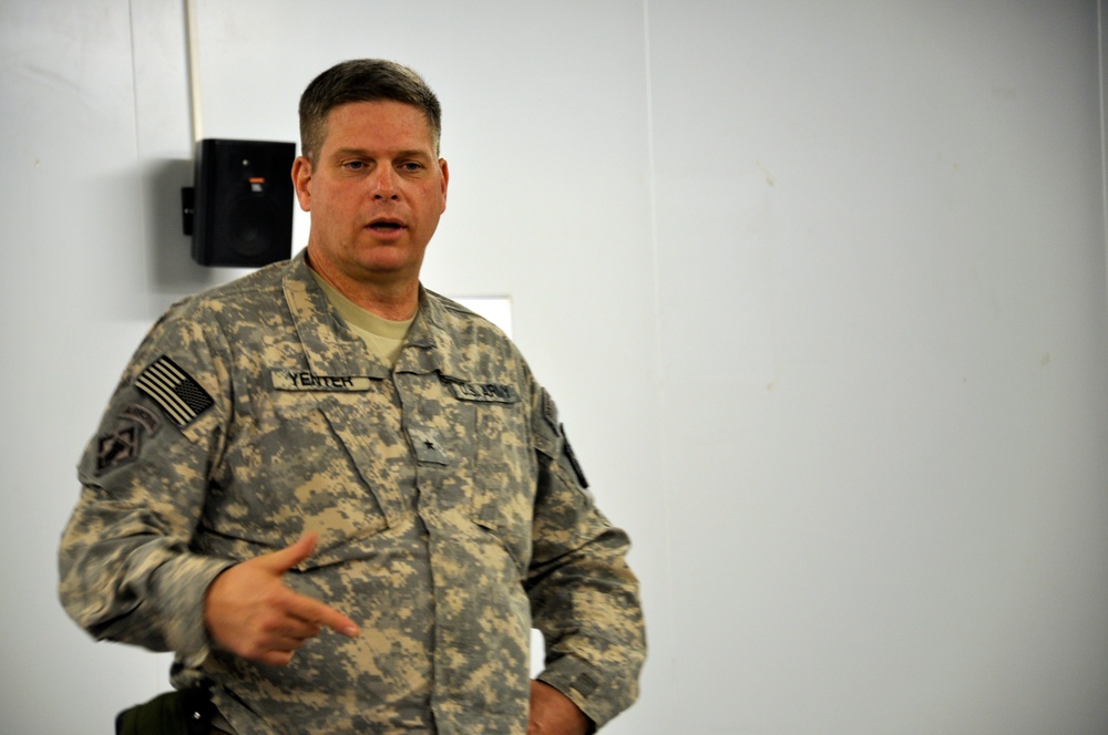 Engineer general visits FEST-M in Afghanistan