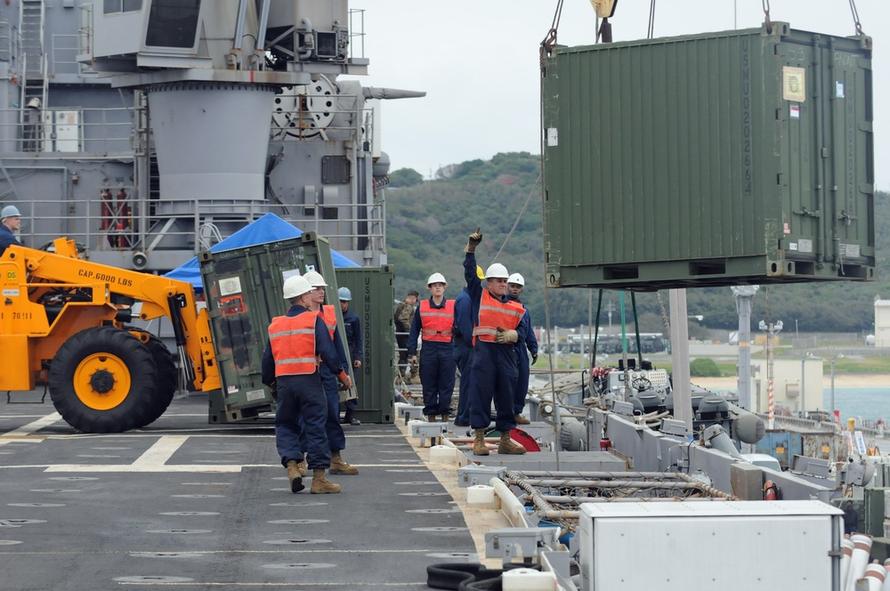 31st MEU loads gear, trains for deployment